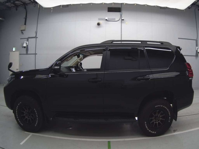TOYOTA LAND CRUISER PRADO 2022