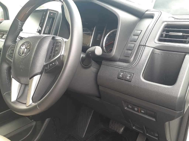 TOYOTA GRANACE 2023