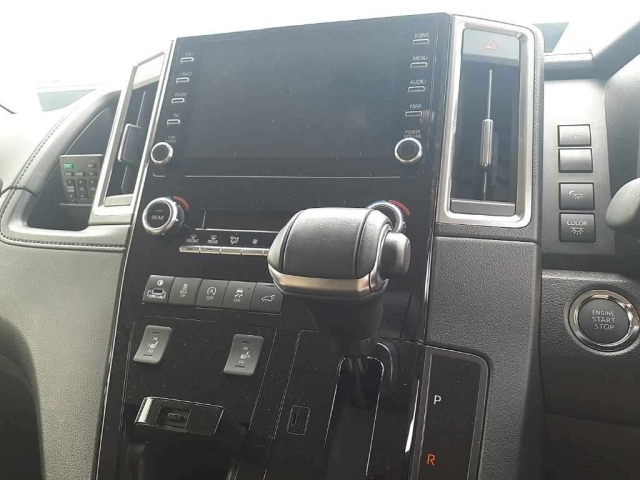 TOYOTA GRANACE 2023