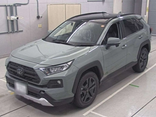 TOYOTA RAV4 2025
