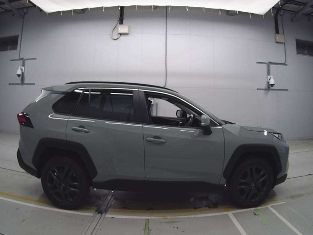 TOYOTA RAV4 2025