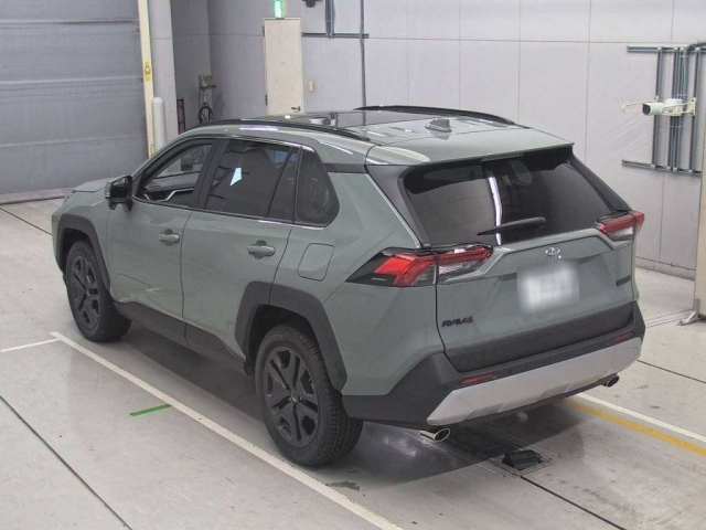 TOYOTA RAV4 2025
