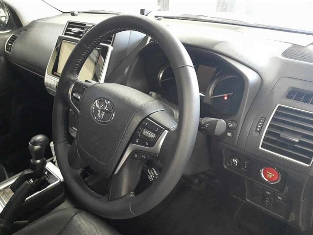 TOYOTA LAND CRUISER PRADO 2022