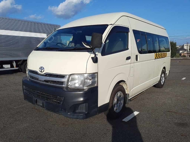 TOYOTA HIACE 2012