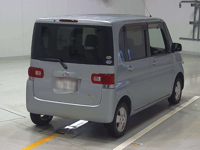 DAIHATSU TANTO 2011