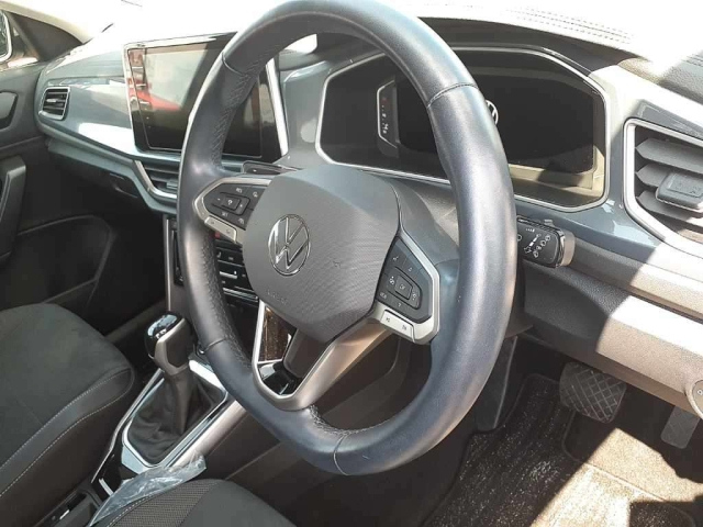 VOLKSWAGEN T-ROC 2023