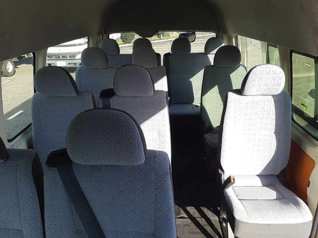 TOYOTA HIACE 2012