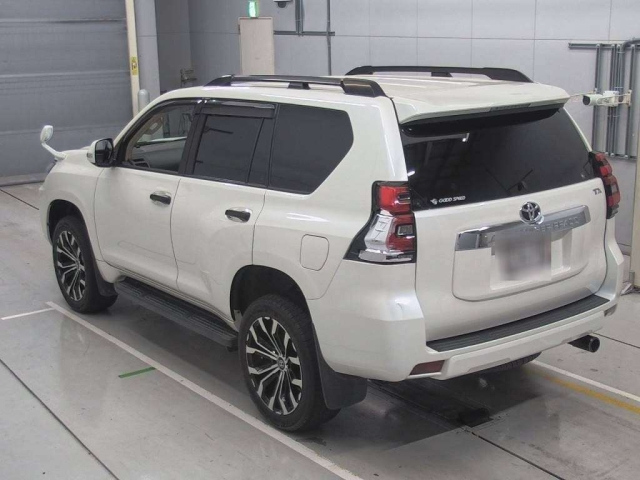TOYOTA LAND CRUISER PRADO 2021