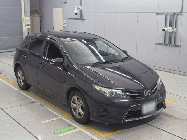 TOYOTA AURIS 2013