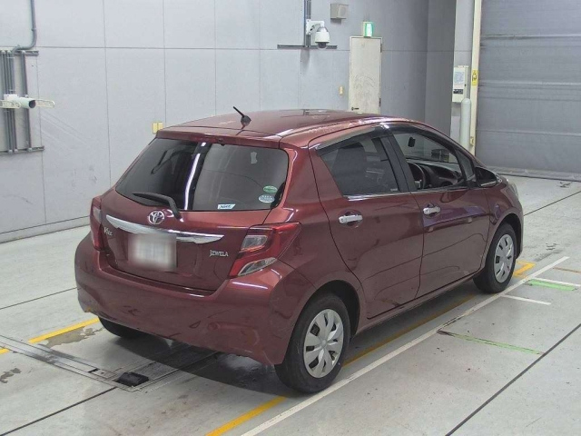 TOYOTA VITZ 2015
