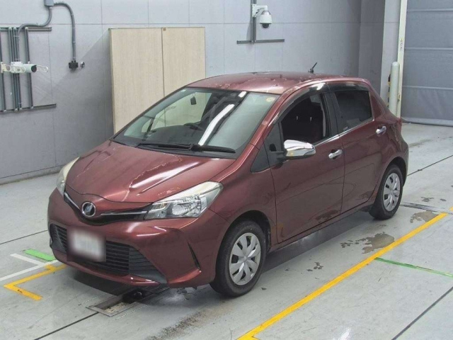 TOYOTA VITZ 2015