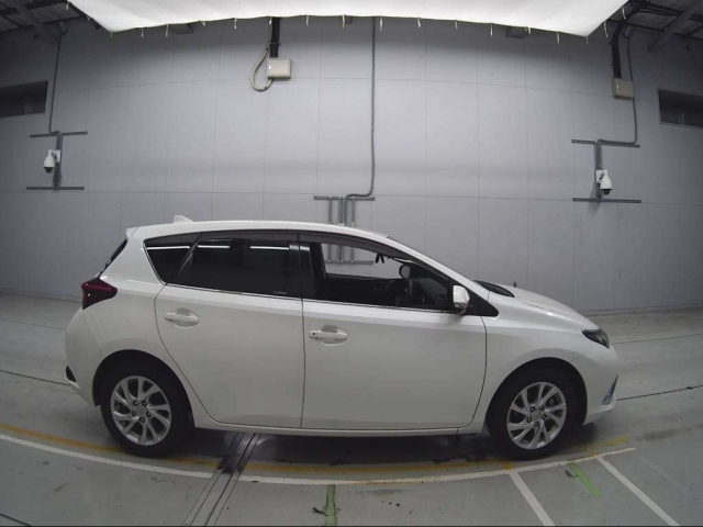TOYOTA AURIS 2017