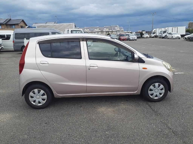 DAIHATSU MIRA 2010