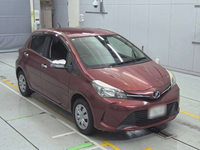 TOYOTA VITZ 2015