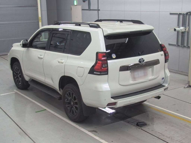 TOYOTA LAND CRUISER PRADO 2021