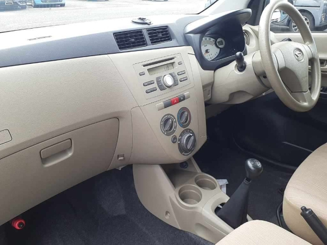 DAIHATSU MIRA 2010