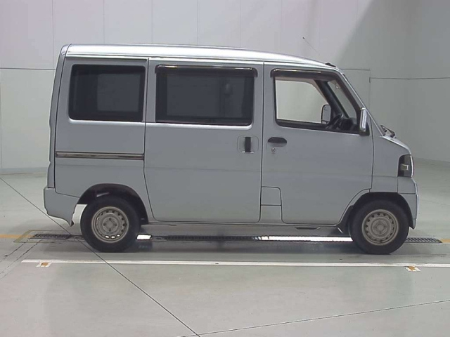 NISSAN CLIPPER VAN 2010