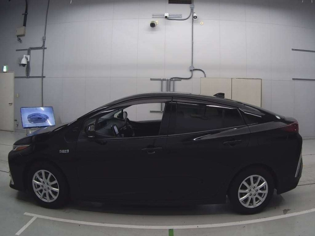 TOYOTA PRIUS PHV 2019