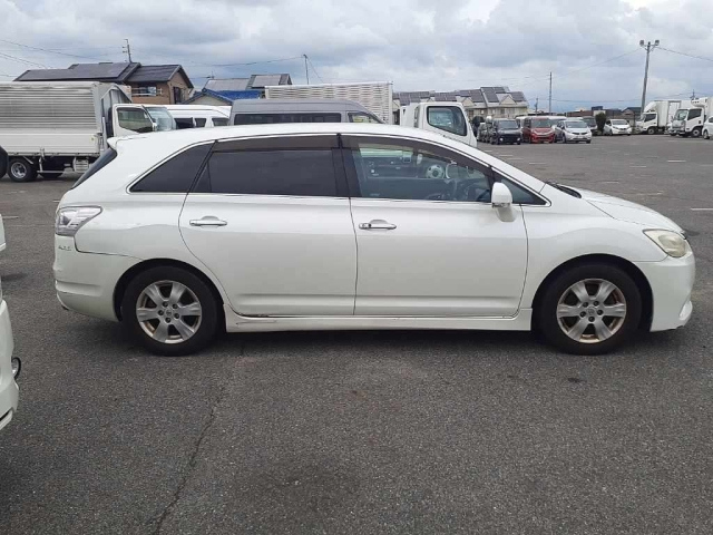 TOYOTA MARK X ZIO 2010
