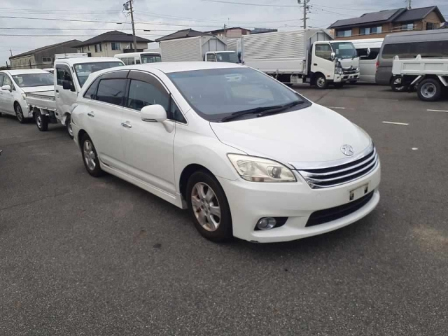 TOYOTA MARK X ZIO 2010