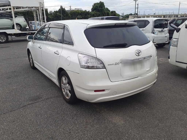 TOYOTA MARK X ZIO 2010