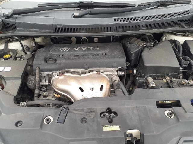 TOYOTA MARK X ZIO 2010