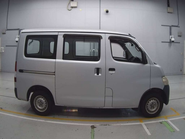 TOYOTA TOWN ACE VAN 2015