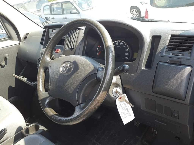 TOYOTA TOWN ACE VAN 2015