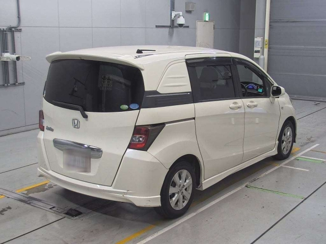 HONDA FREED 2010