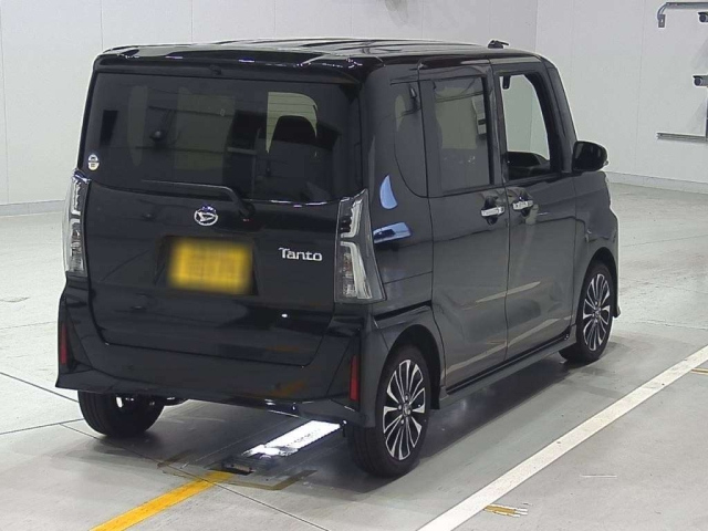 DAIHATSU TANTO 2024