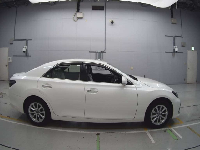 TOYOTA MARK X 2019