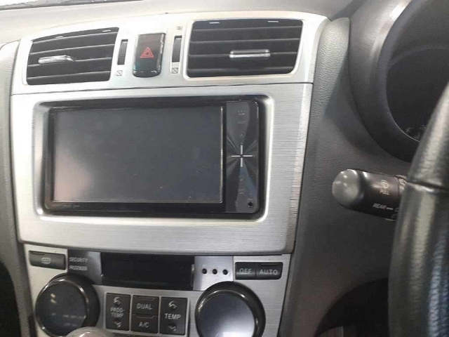 TOYOTA MARK X ZIO 2010