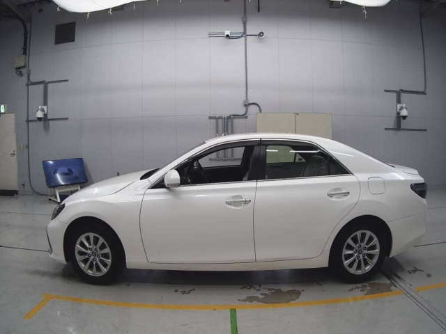 TOYOTA MARK X 2019
