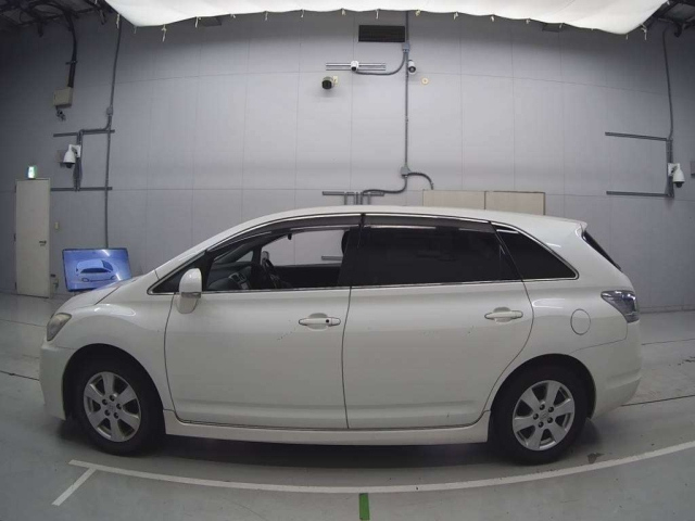 TOYOTA MARK X ZIO 2010