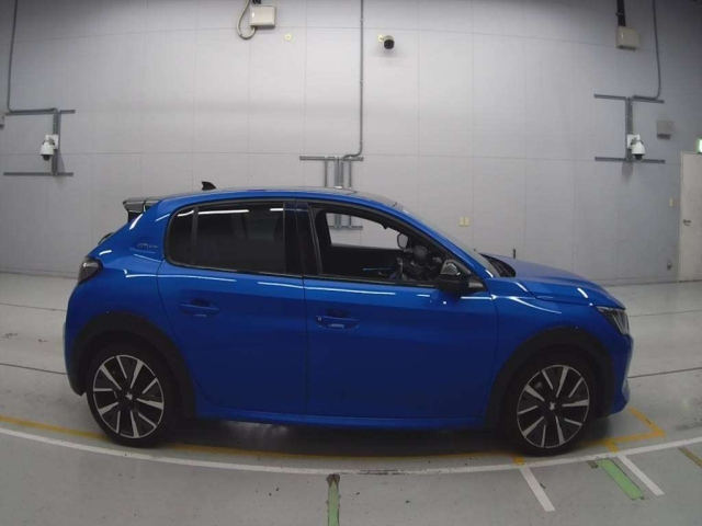 PEUGEOT 208 2020