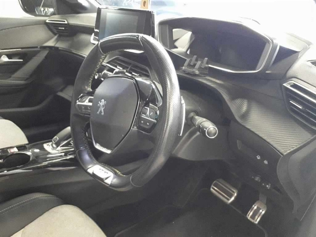 PEUGEOT 208 2020