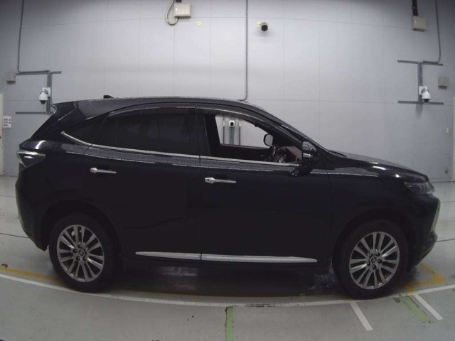 TOYOTA HARRIER 2014