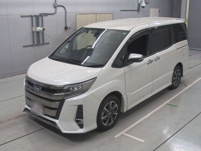 TOYOTA NOAH 2021