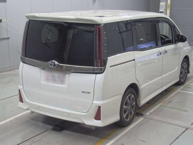 TOYOTA NOAH 2021