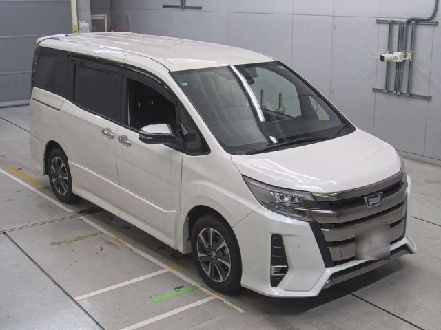 TOYOTA NOAH 2021