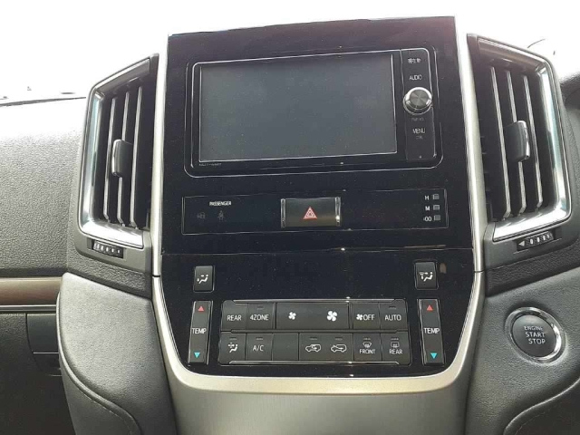 TOYOTA LAND CRUISER 2016