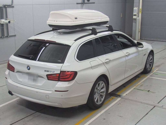 BMW 5 SERIES 2012