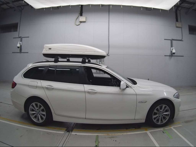 BMW 5 SERIES 2012