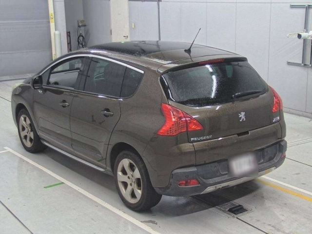 PEUGEOT 3008 2013