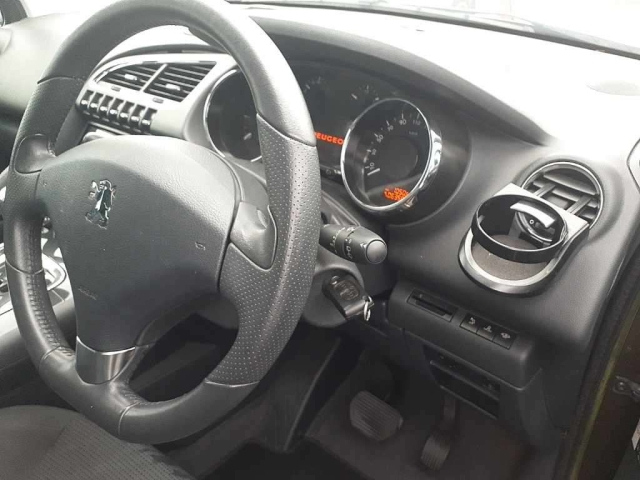 PEUGEOT 3008 2013