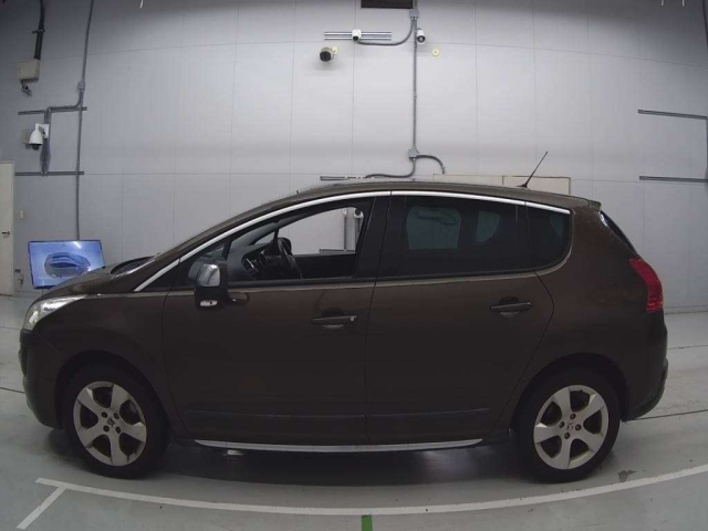 PEUGEOT 3008 2013