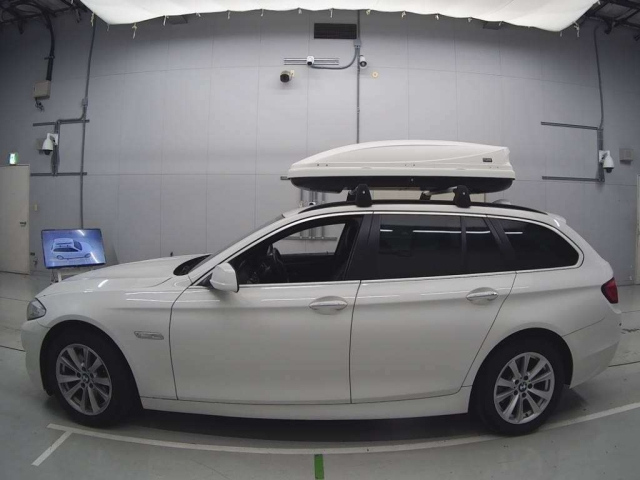 BMW 5 SERIES 2012