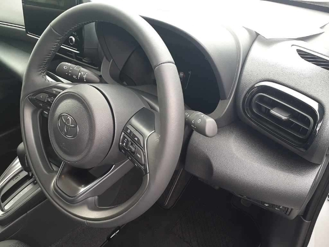 TOYOTA YARIS CROSS 2025