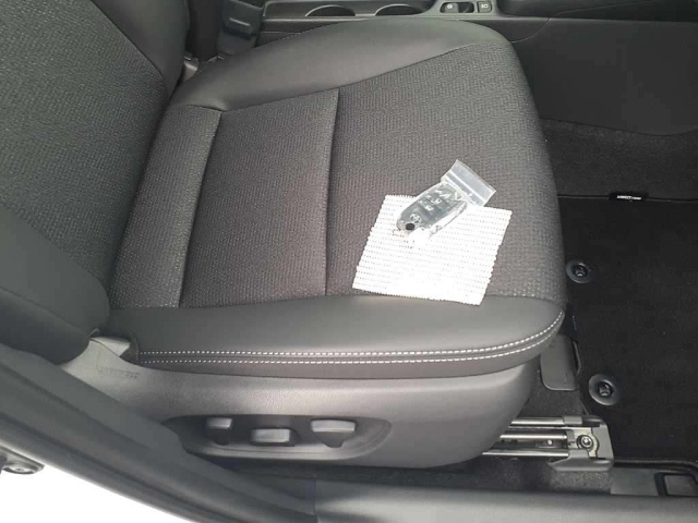 TOYOTA YARIS CROSS 2025