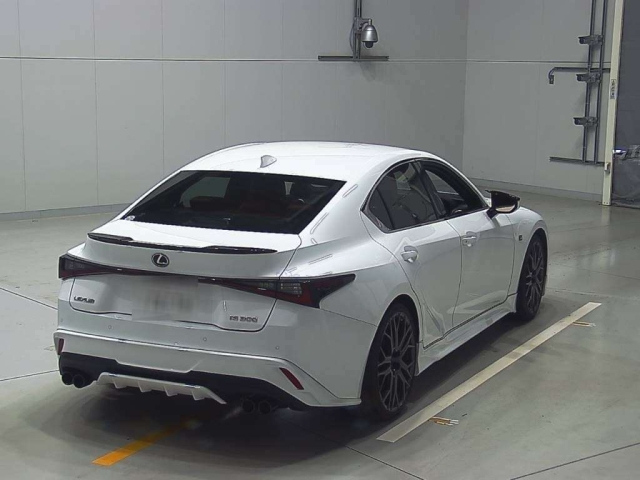 LEXUS IS 2021